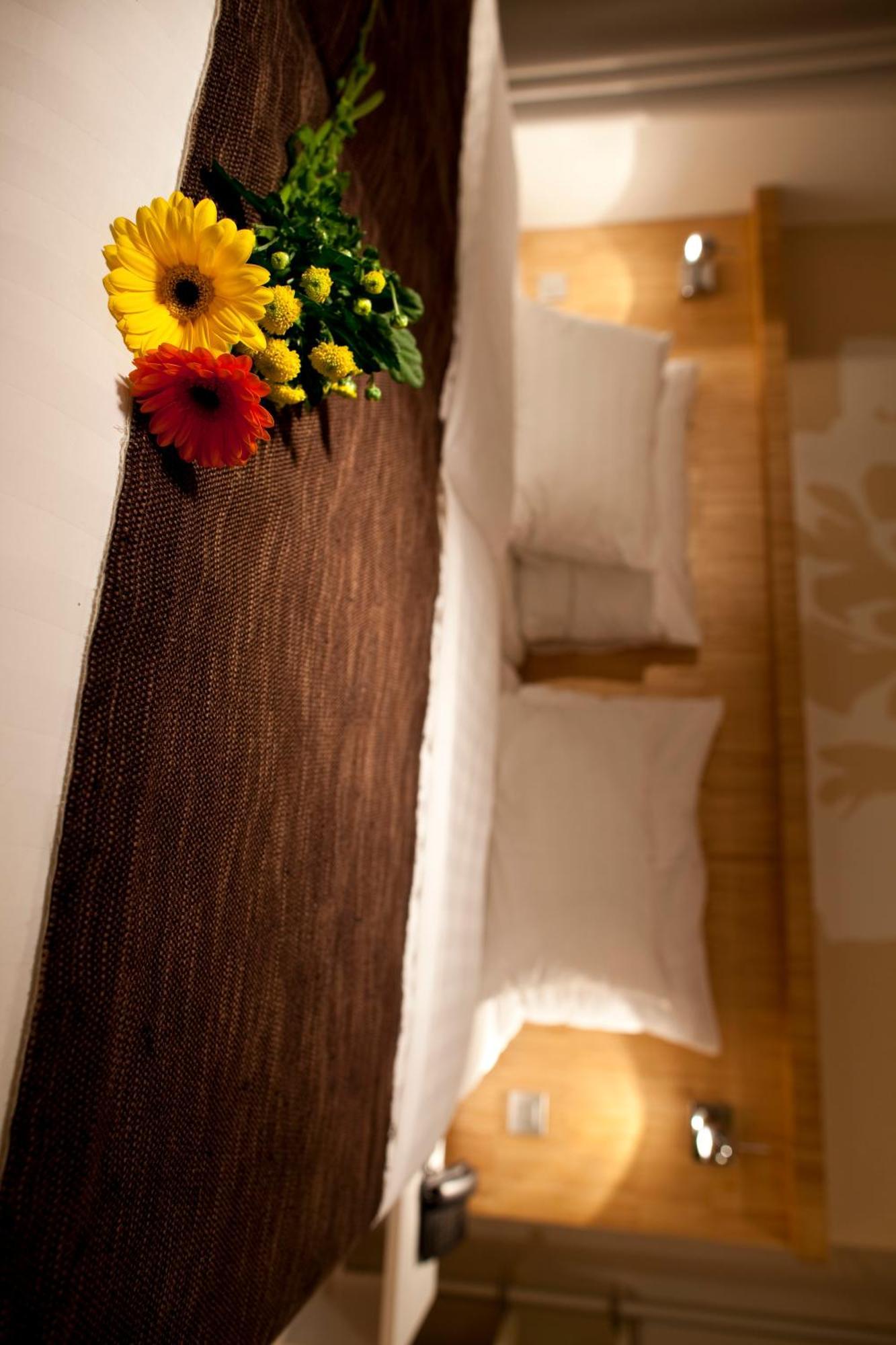 Dahlia Inn Prague Ngoại thất bức ảnh
